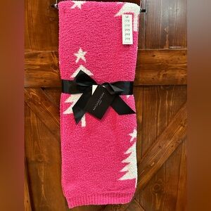 Magaschoni Hot Pink Christmas Tree Throw Blanket